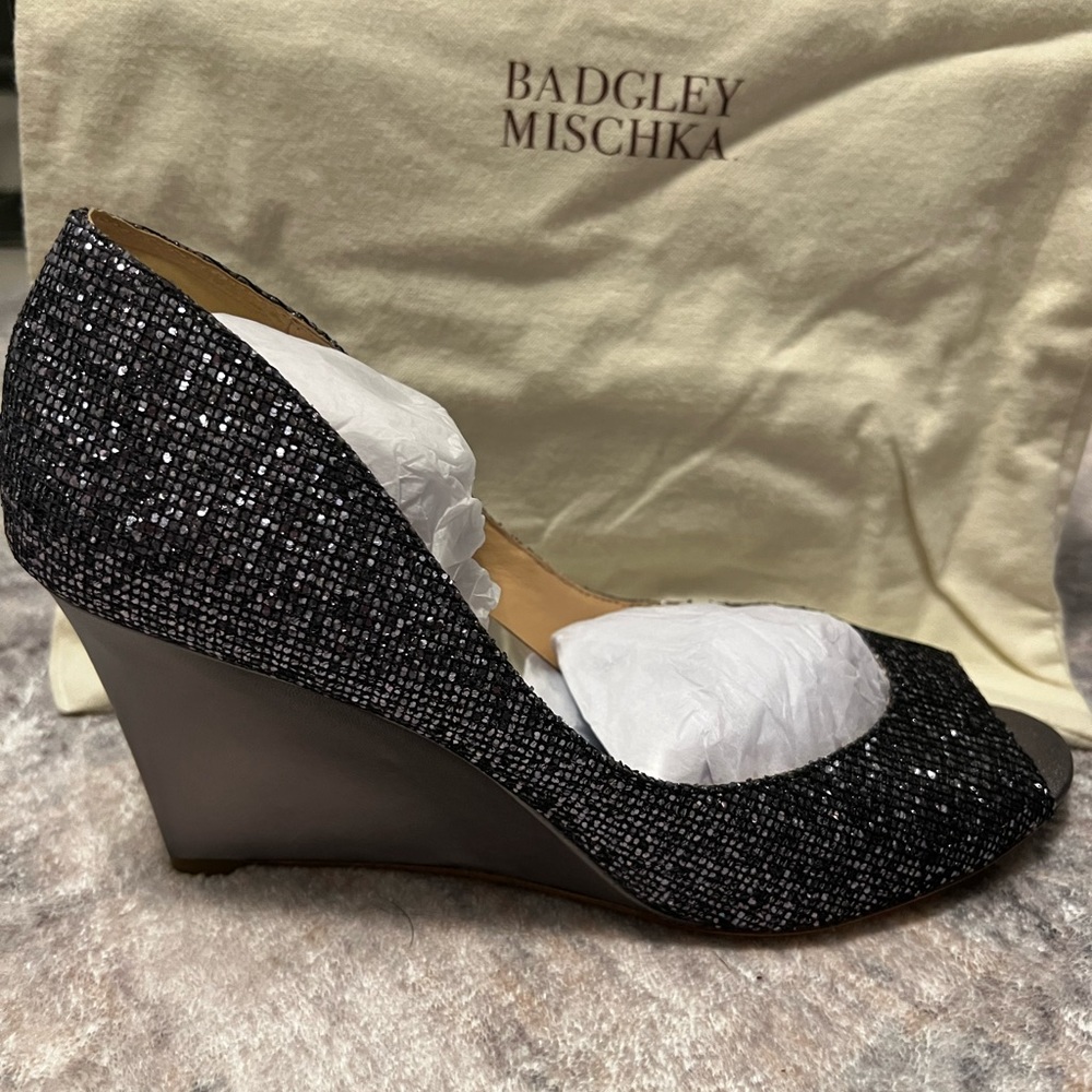 Badgley Mischka Black Wedges